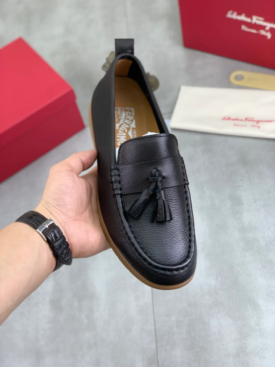 Men's shoes 💰P480 New model [Ferragamo/Ferragamo] Latest model Original imported calfskin, imported pigskin lining + original luxury metal buckle + original rubber outsole Soft and comfortable Size number: 38-44